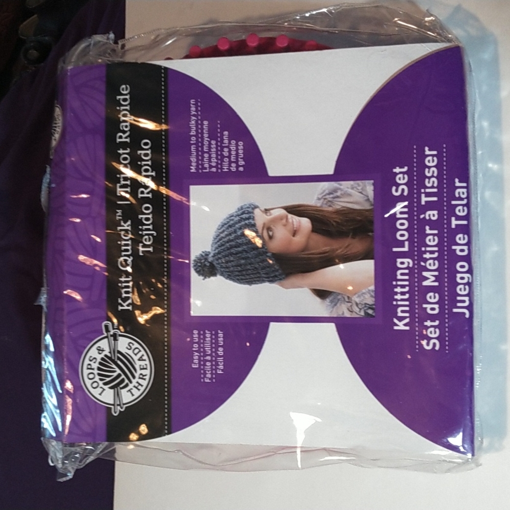 Quick Knit Knitting Loom, new in package
